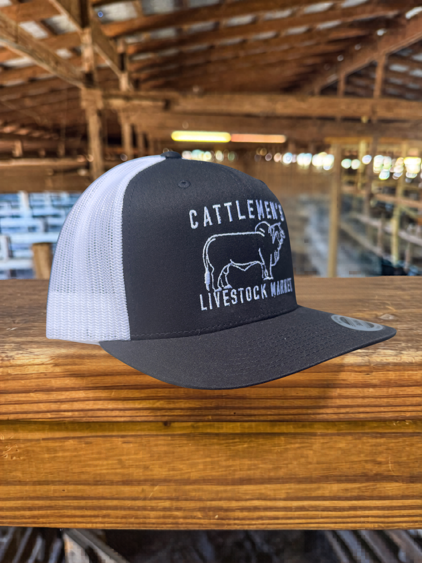 Cattlemen's Old School Logo Hat - blacj & white